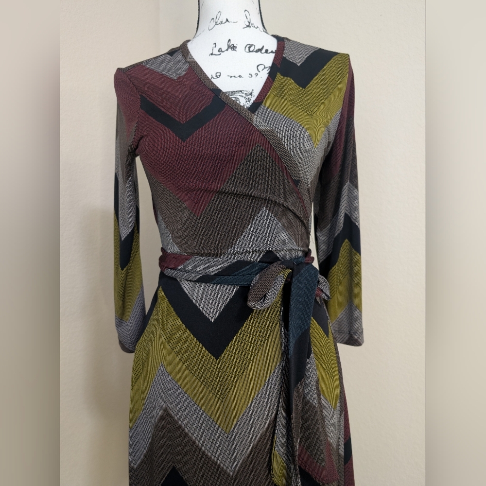 Banana Republic Chevron Patterned Wrap Dress•XS